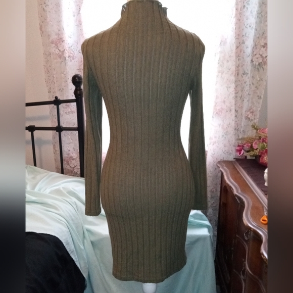Olive Green Cut-Out Sweater Dress Size M - Picture 2 of 10